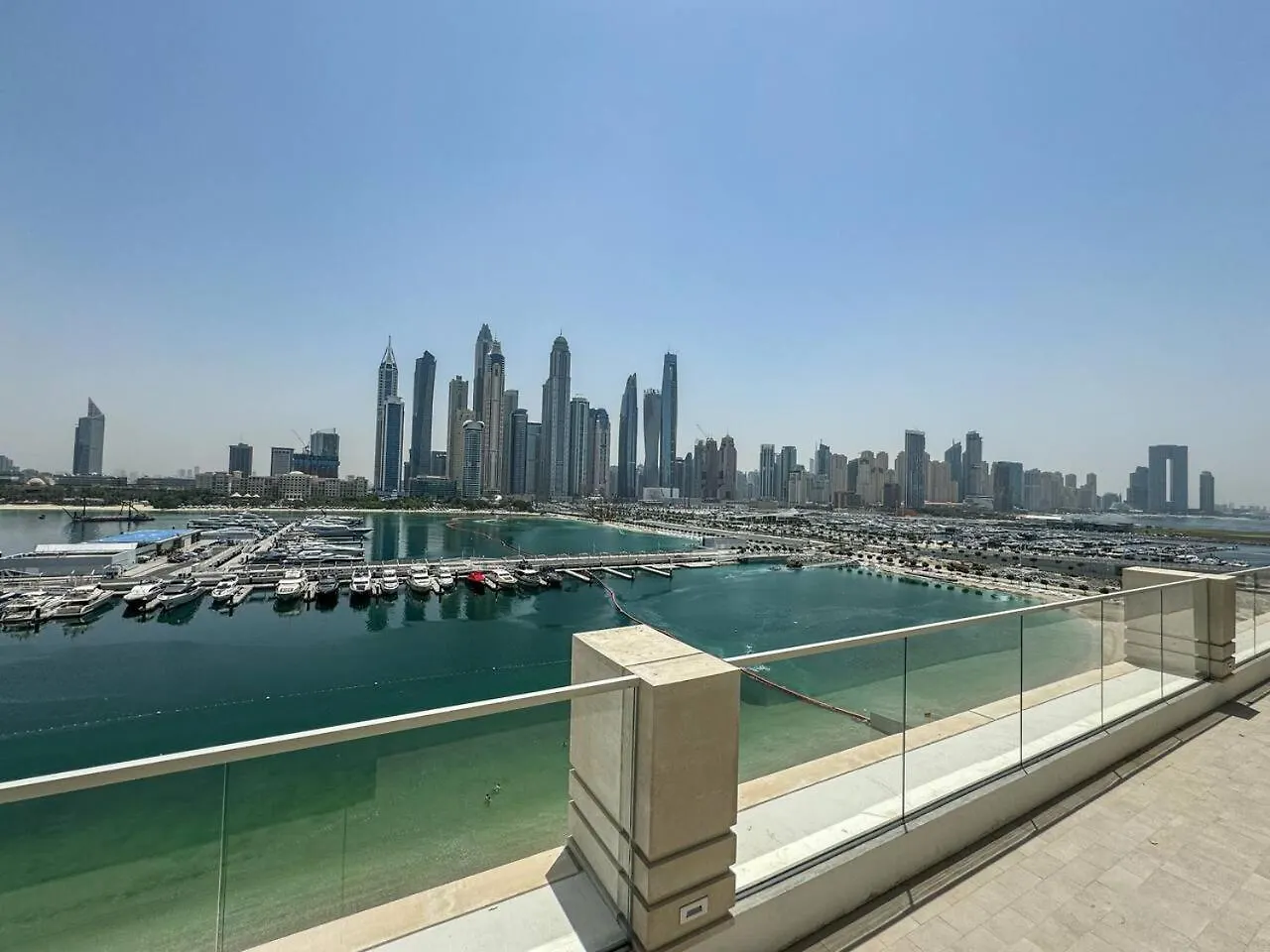 Gorgeous Beachfront 2 Bed Retreat In Marina Vista Дубай ОАЭ