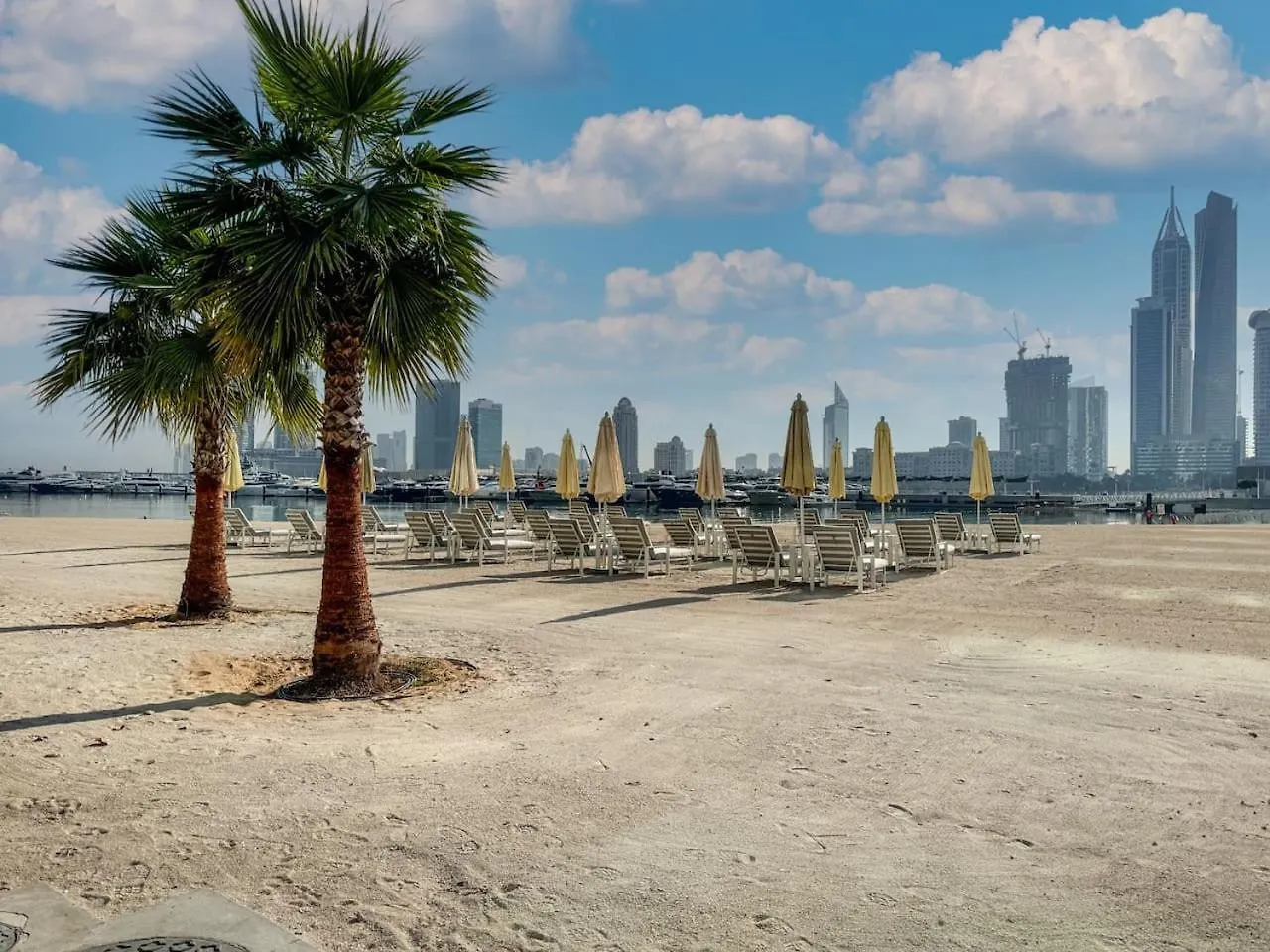 Gorgeous Beachfront 2 Bed Retreat In Marina Vista Дубай ОАЭ