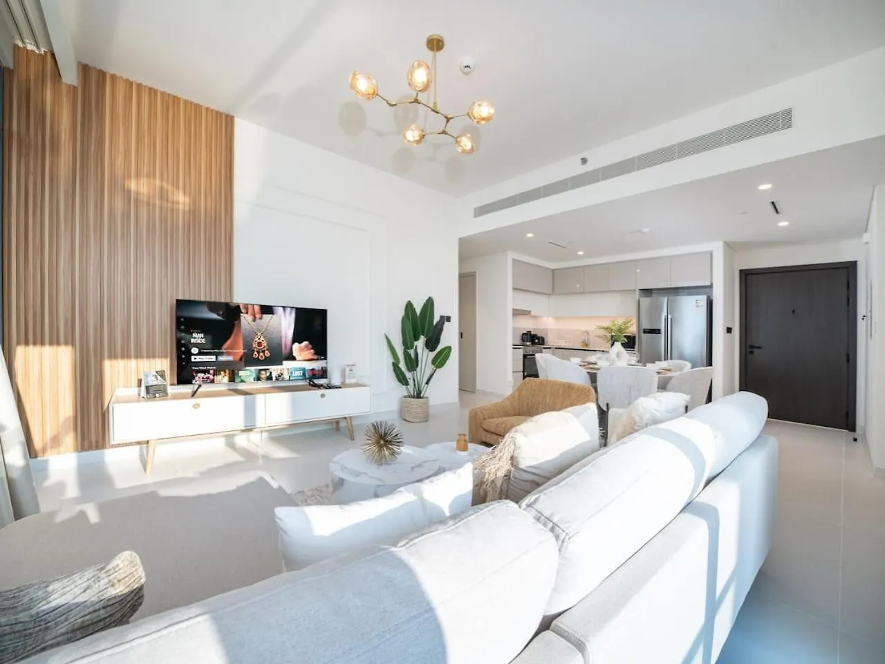 Apartment Gorgeous Beachfront 2 Bed Retreat In Marina Vista Dubai