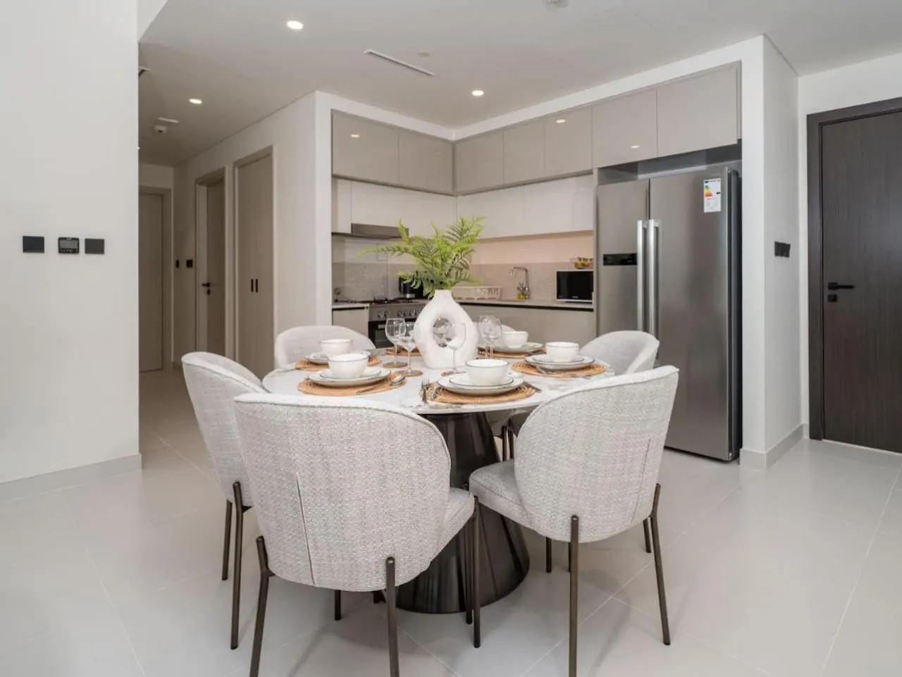 Gorgeous Beachfront 2 Bed Retreat In Marina Vista Dubai Apartment