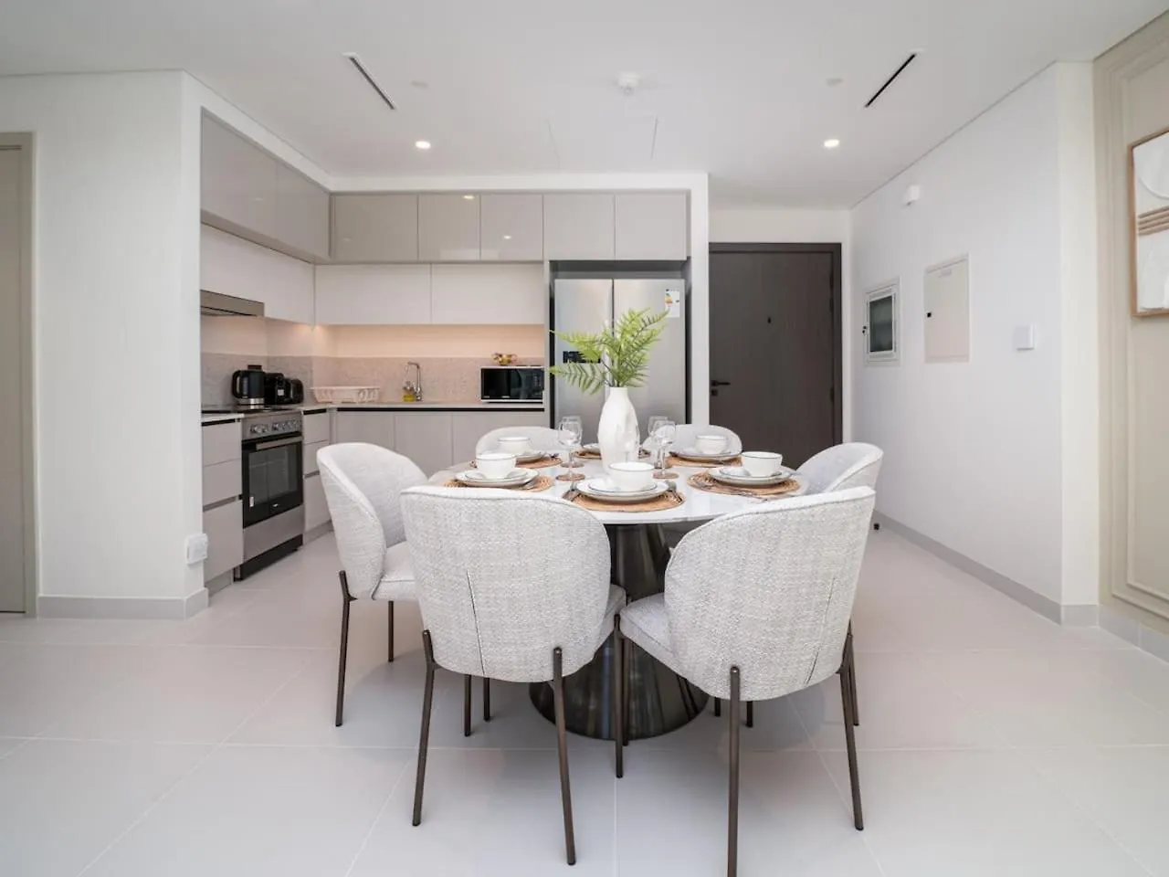 Gorgeous Beachfront 2 Bed Retreat In Marina Vista Dubai United Arab Emirates