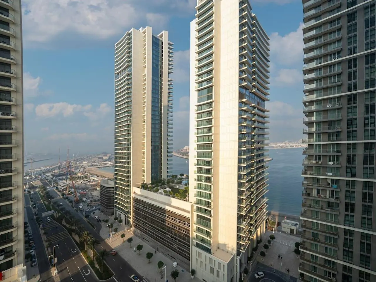 Gorgeous Beachfront 2 Bed Retreat In Marina Vista Dubai 0*,