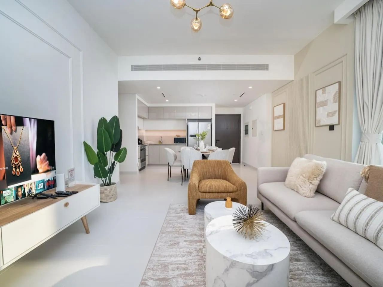 Gorgeous Beachfront 2 Bed Retreat In Marina Vista Dubai