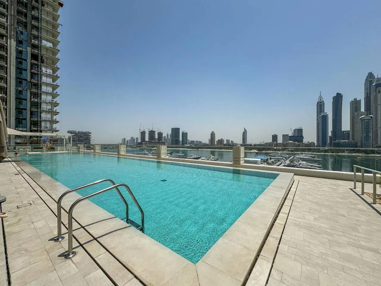 Gorgeous Beachfront 2 Bed Retreat In Marina Vista Dubai Apartment